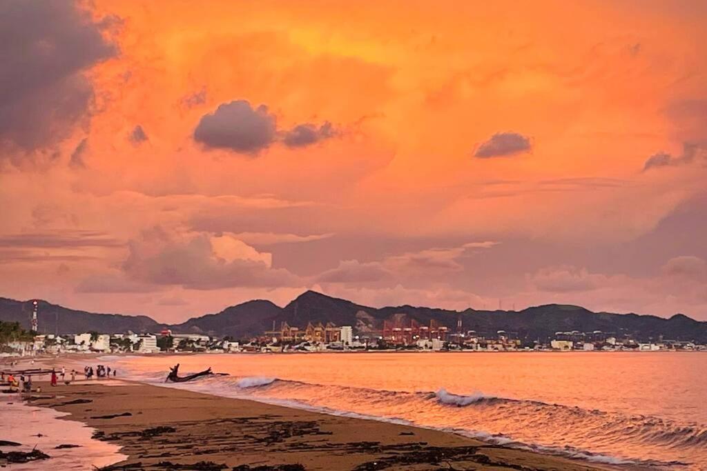 Espectacular Apto a pie de Playa con vista al mar Manzanillo Exterior foto